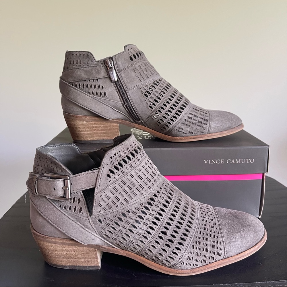 Vince Camuto VC-PAAVANI Shady Grey True Suede Bootie Womens 10M